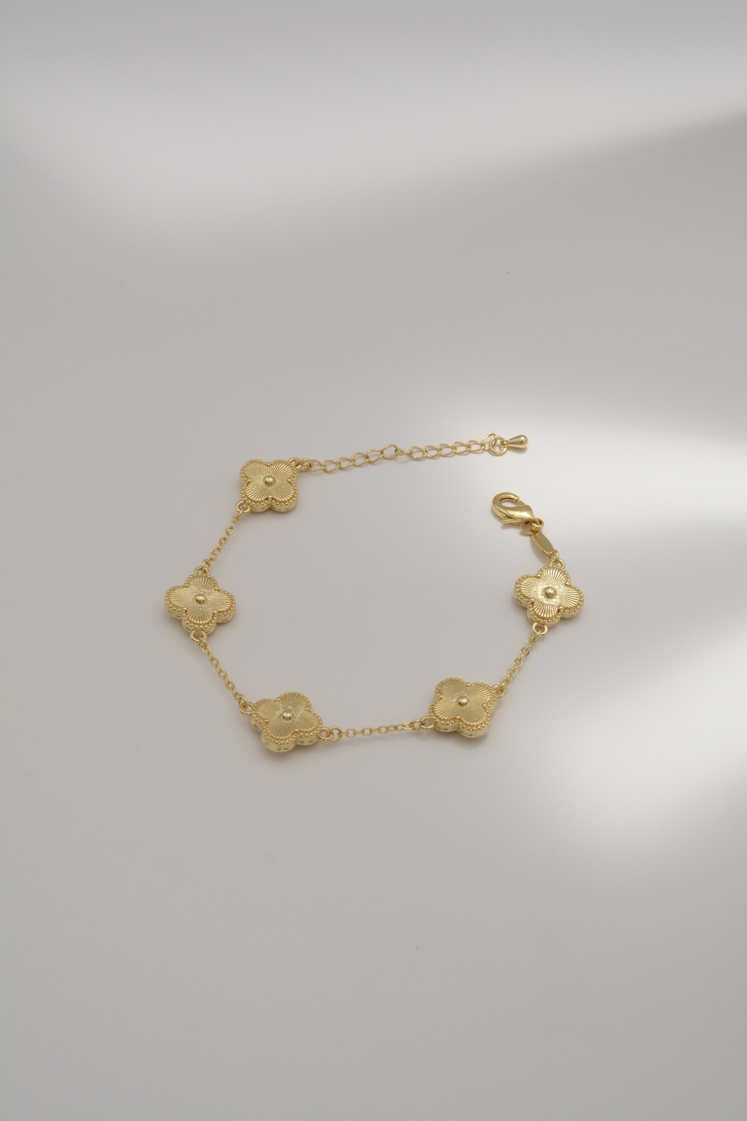 PULSERA TREBOLES DORADOS - Image 2