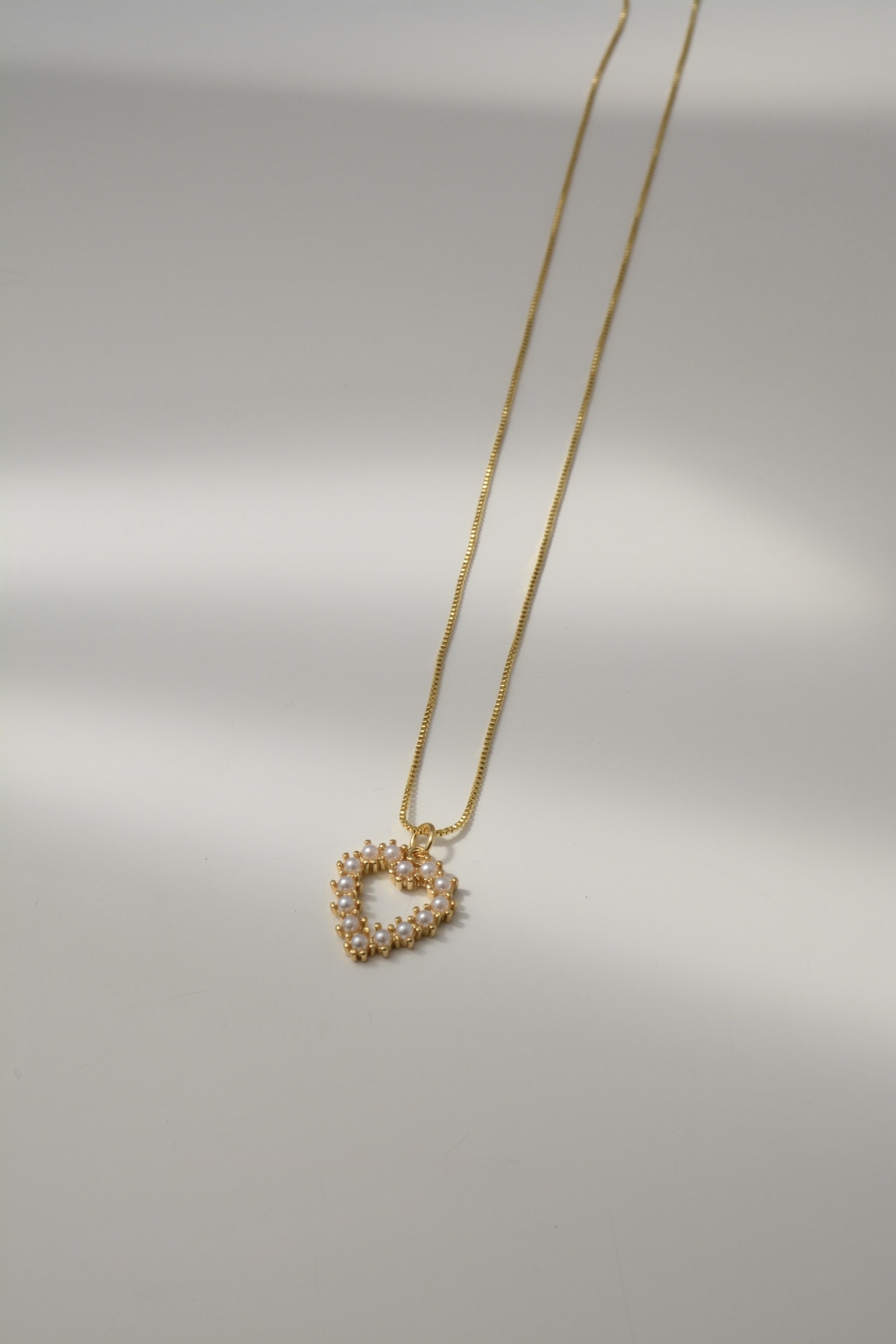 CADENA CORAZÓN PERLA SILUETA - Image 2