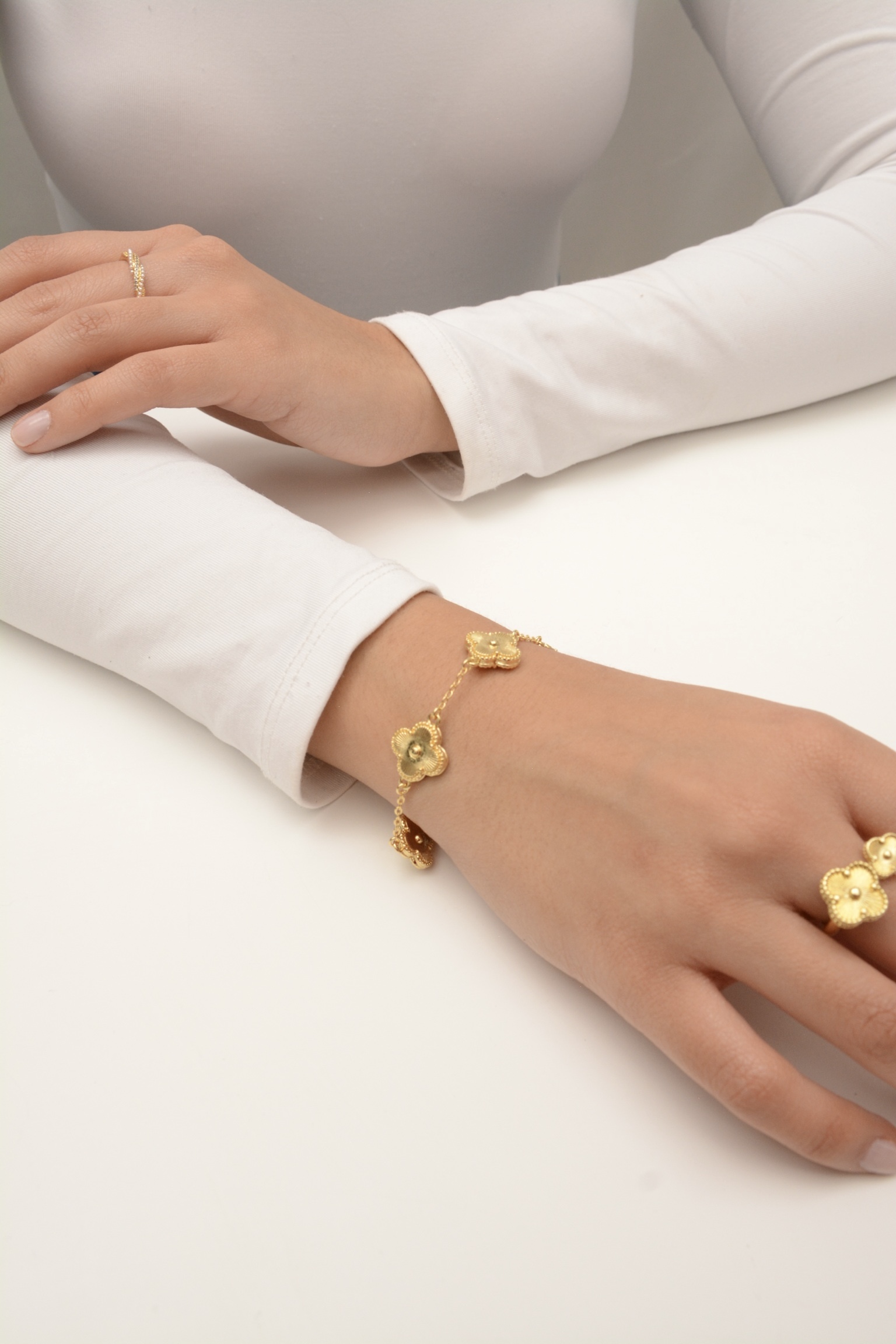 PULSERA TREBOLES DORADOS