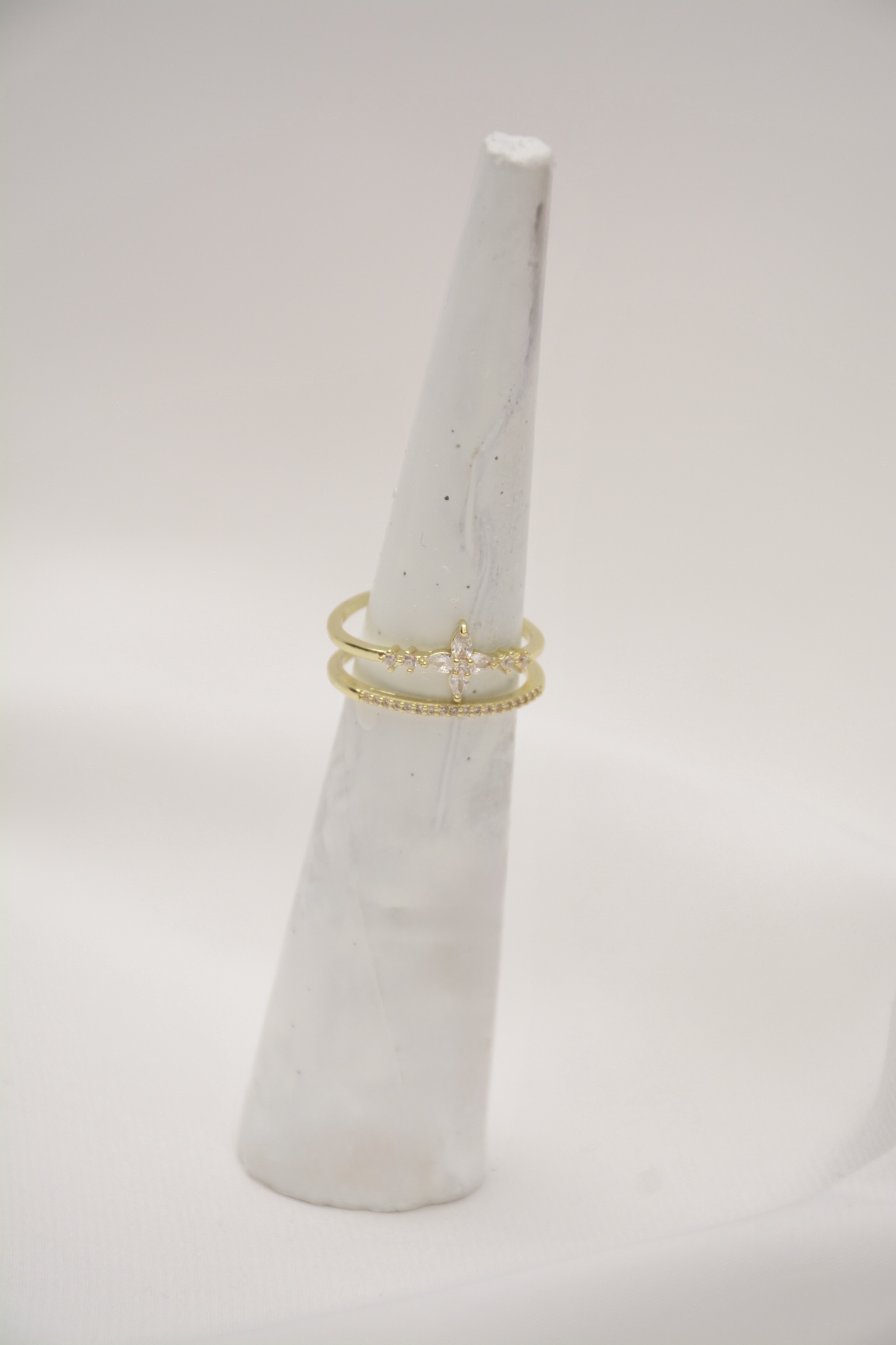 ANILLO DOBLE LÍNEA CON FLOR - Image 2