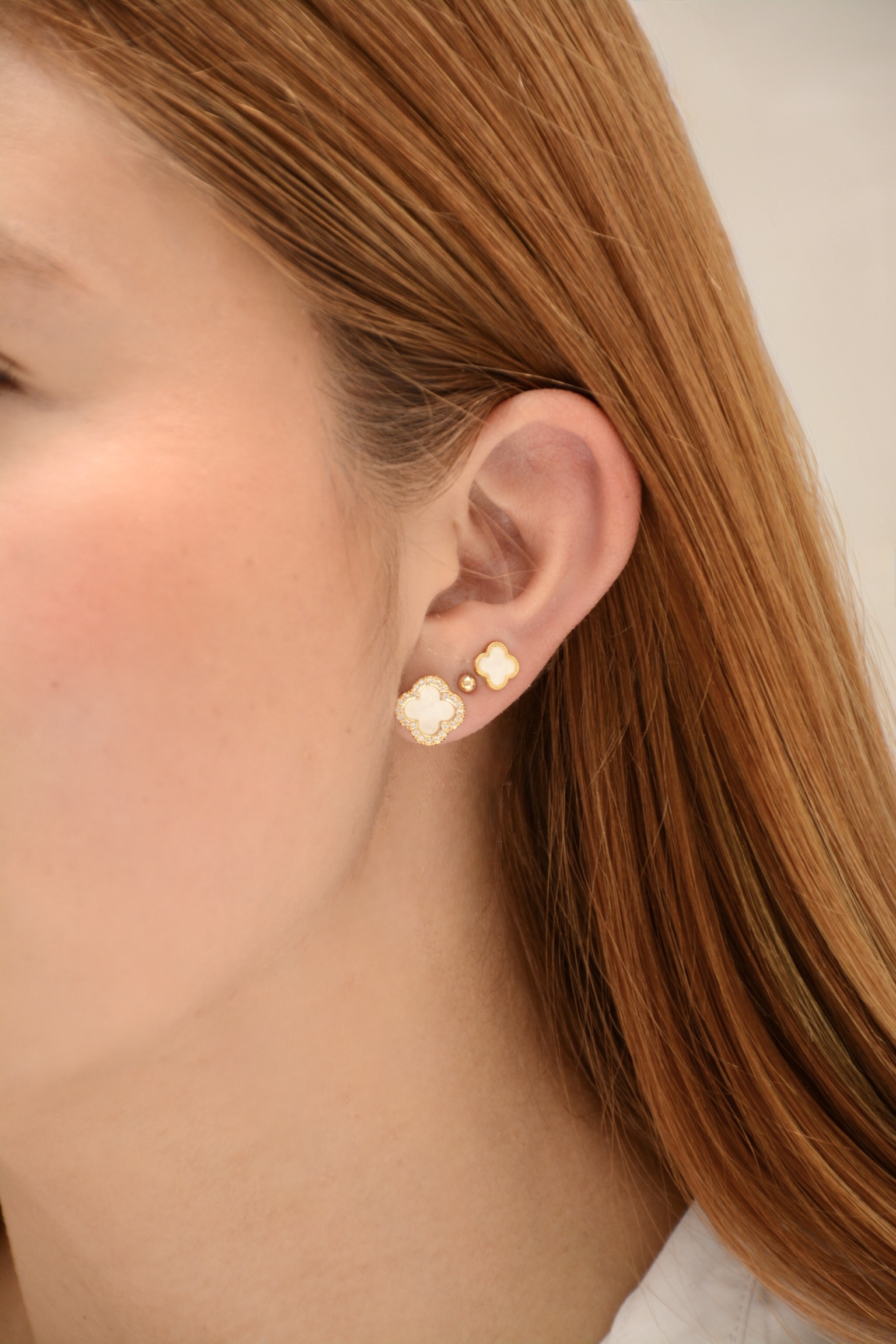 SET TREBOLES BLANCOS CON BRILLO - Image 2