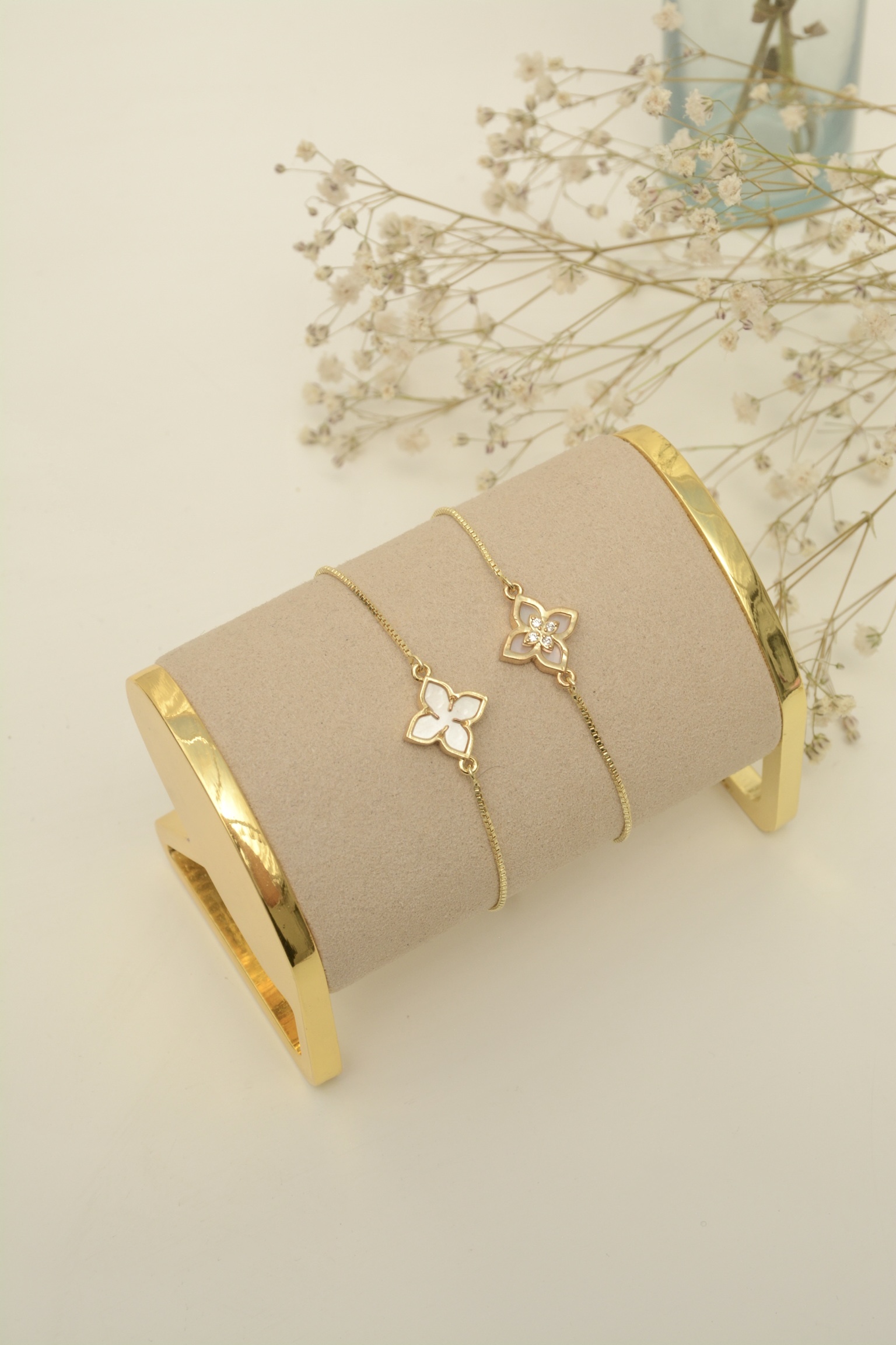 PULSERA FLOR BLANCA