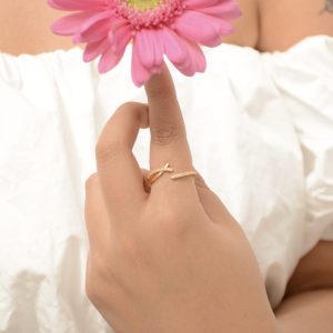 ANILLO CRUZADO CON BRILLO